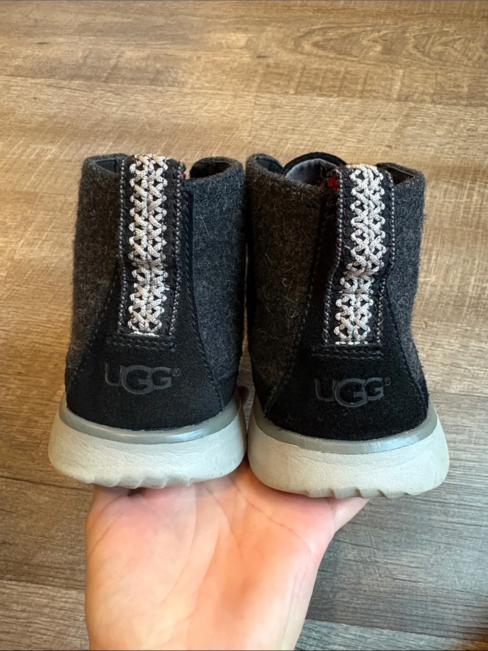 UGG Freamon Wool & Suede Chukka Boots Men's 10 Black & Gray
